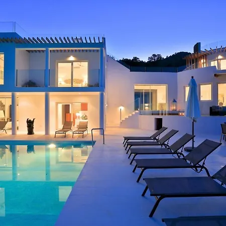 Luxury In With Stunning Seaviews *