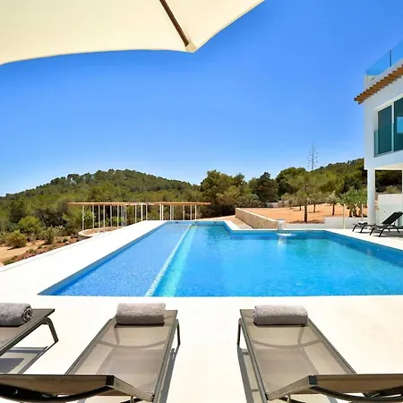 Luxury In With Stunning Seaviews