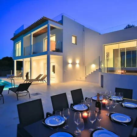 Βίλα Luxury In With Stunning Seaviews Es Cubells