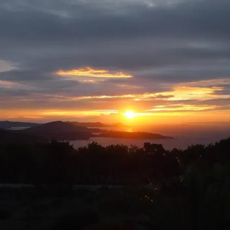 Luxury In With Stunning Seaviews Βίλα Es Cubells