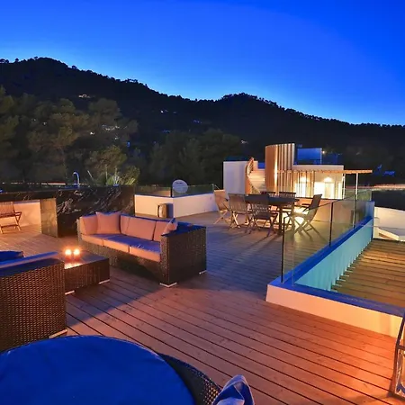 Βίλα Luxury In With Stunning Seaviews Es Cubells
